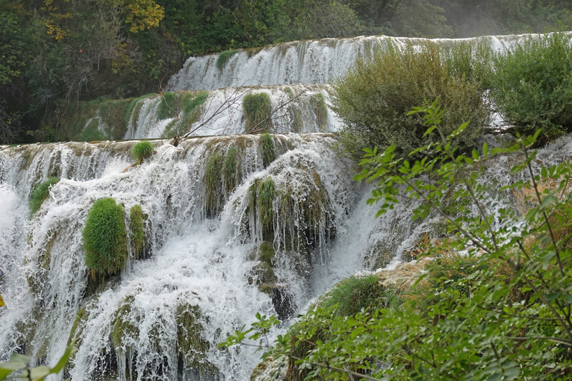 watervallen krka in niveaus