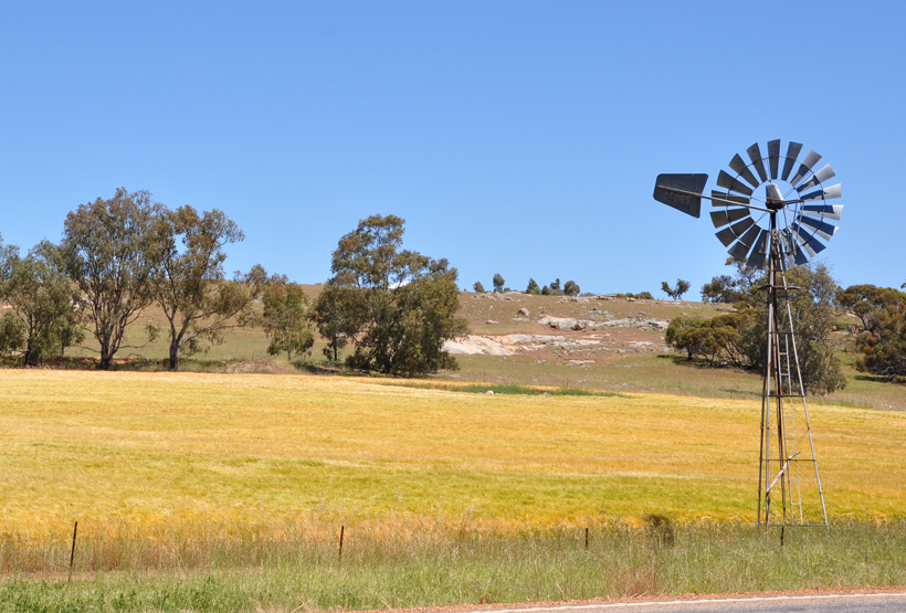 watermolen in graanschuur western australia