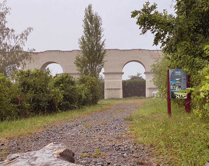 Ars-sur-moselle aquaduct