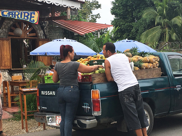 groentenwagen in cahuita