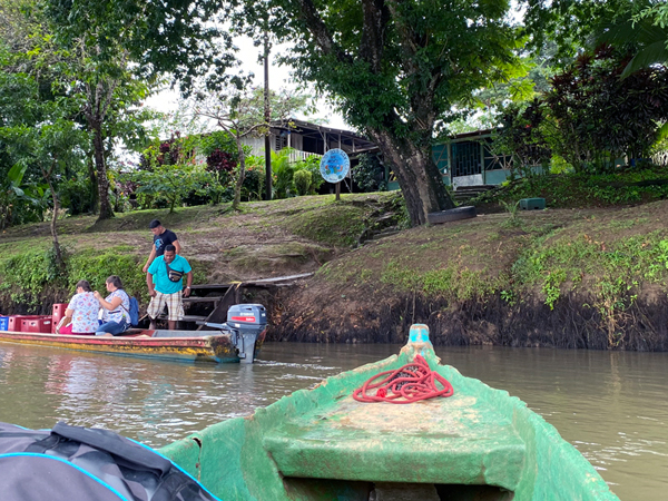 aankomst in boca san carlos eiland